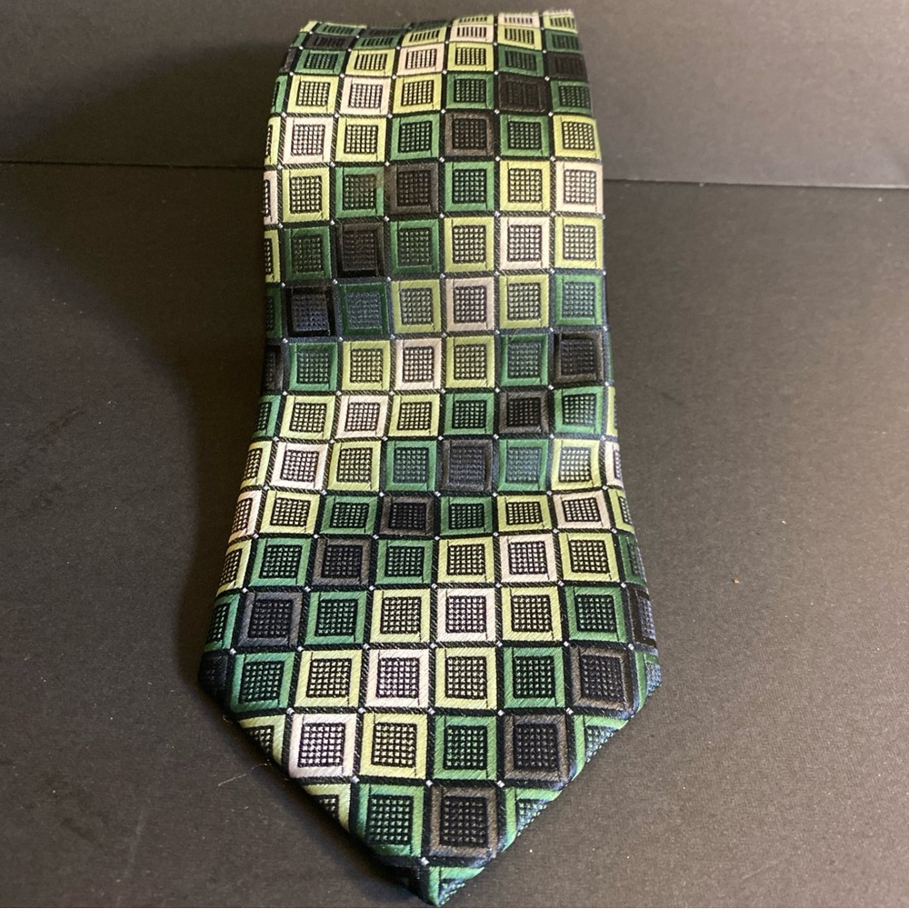 Bill‎ Robinson Hand Made Green Black Geometric Square Neck Tie 100% Polyester